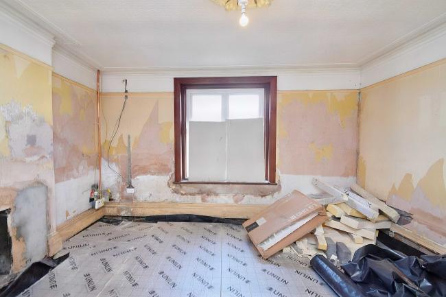 3 New Road, Llanelli, Dyfed, SA15 3DP 7