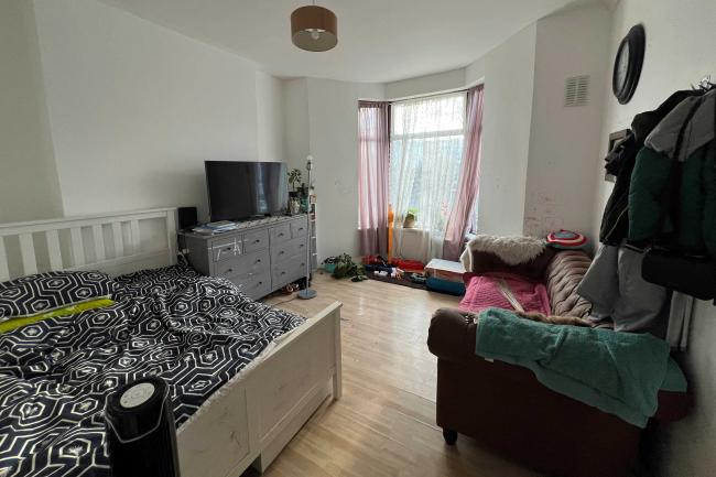 47A,47B & 47C 
Clova Road, Forest Gate, London E7 9AQ 6