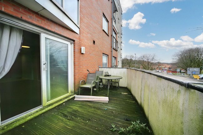 Flat 5, Tower Court, London Road, Newcastle, Staffordshire, ST5 1LT 2