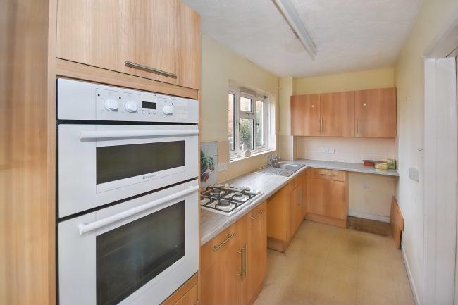 13 The Spinney, Pulborough, West Sussex, RH20 2AP 5