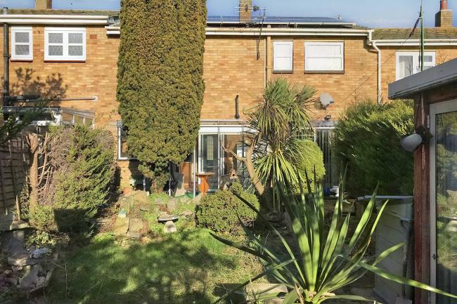 17 Bourne Avenue, Basildon, Essex, SS15 6DX 10