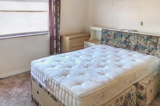 17 Bourne Avenue, Basildon, Essex, SS15 6DX 10