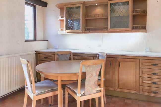 17 Bourne Avenue, Basildon, Essex, SS15 6DX 10