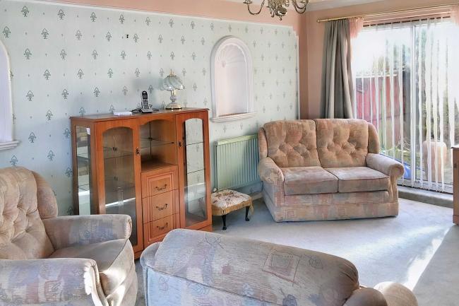 17 Bourne Avenue, Basildon, Essex, SS15 6DX 10