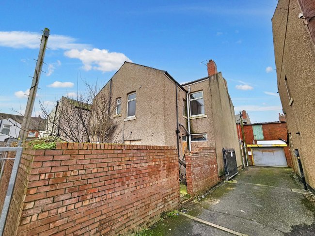 9 Lynn Grove, Blackpool FY1 2HZ 7