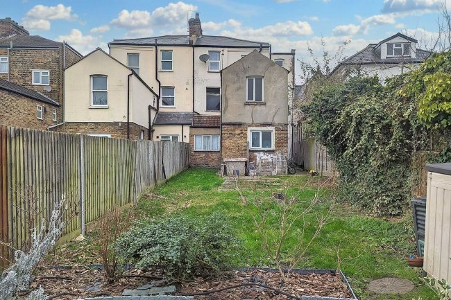 26a St Pauls Road, Thornton Heath, CR7 8NB 10