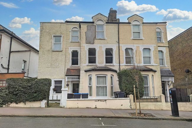 26a St Pauls Road, Thornton Heath, CR7 8NB 10