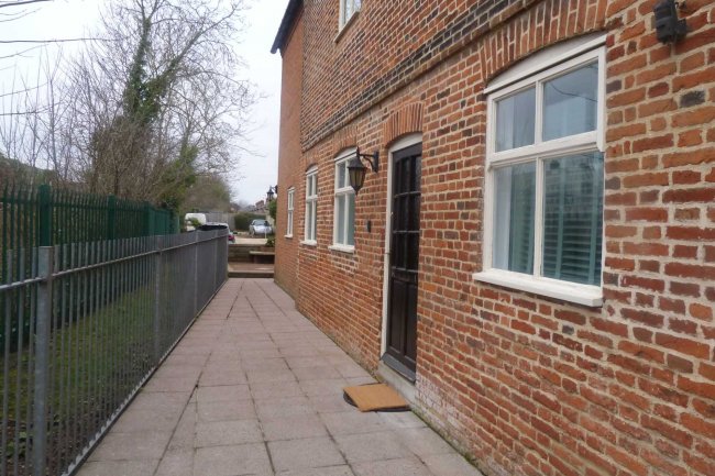 60/61 Bartholomew Street, Newbury, RG14 5QH 4