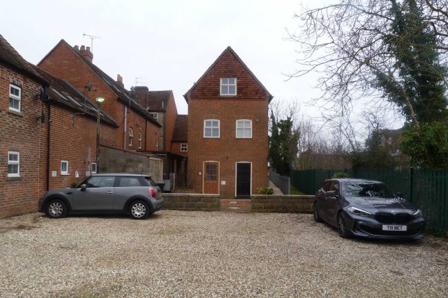 60/61 Bartholomew Street, Newbury, RG14 5QH 4