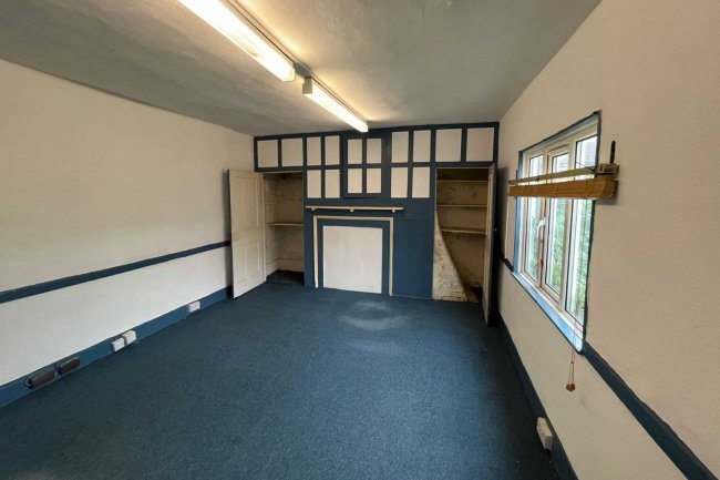 146-148 High Street, Tonbridge TN9 1BB 2