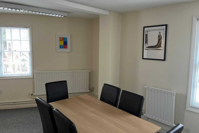 146-148 High Street, Tonbridge TN9 1BB 2