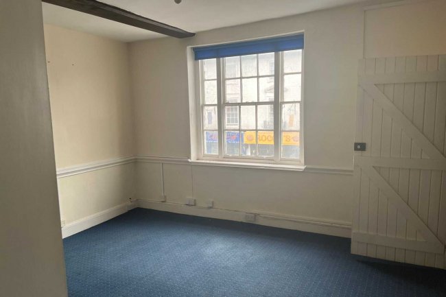 146-148 High Street, Tonbridge TN9 1BB 2