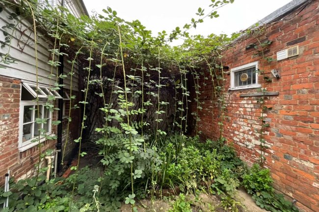 146-148 High Street, Tonbridge TN9 1BB 2