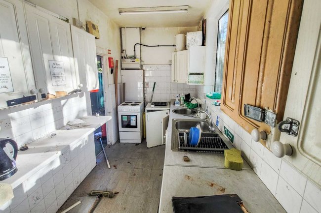 The Training Centre Park Road, Teddington, London, TW11 0AQ 10