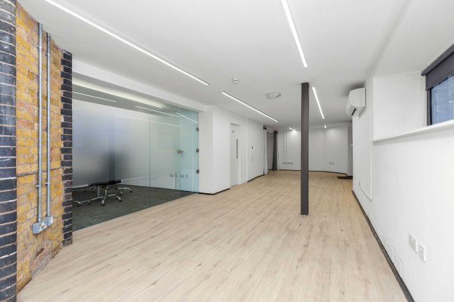 1 Rosebery Avenue, London, EC1R 4SR 4