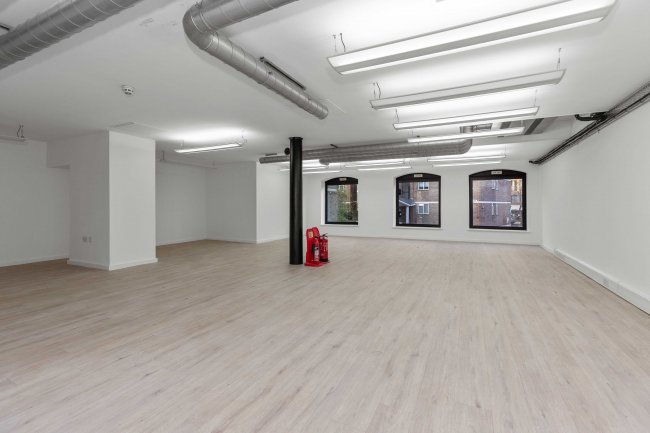 10C Warner Street, London, EC1R 5HA 3