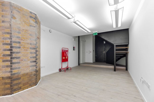 10C Warner Street, London, EC1R 5HA 3