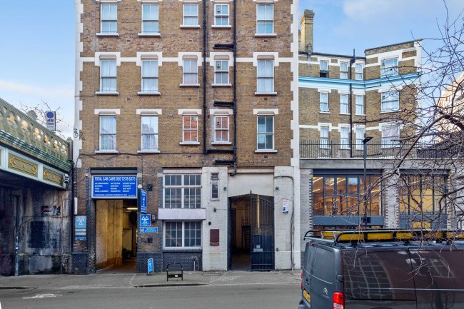 10C Warner Street, London, EC1R 5HA 3