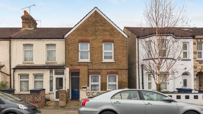 104A Hammond Road, Southall, UB2 4EH 8