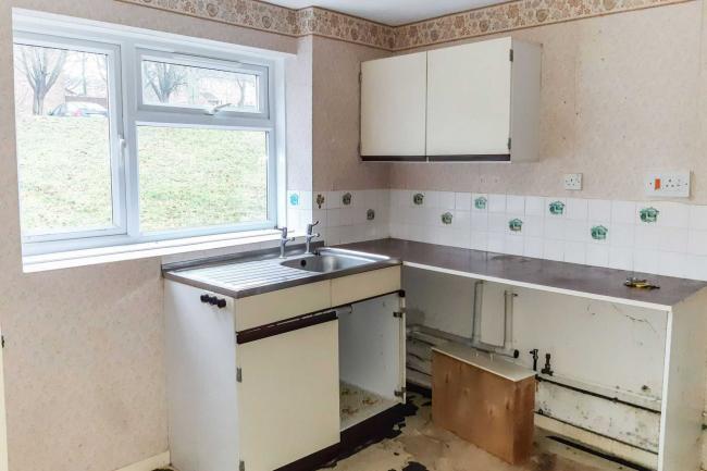 94 Launcelot Close, King Arthurs Way, Andover, Hampshire, SP10 4BY 3