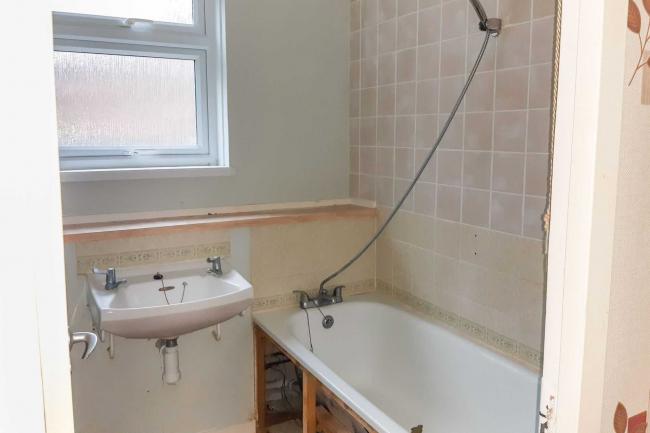 94 Launcelot Close, King Arthurs Way, Andover, Hampshire, SP10 4BY 3