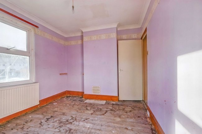 202 Coombe Valley Road, Dover, CT17 0HG 9