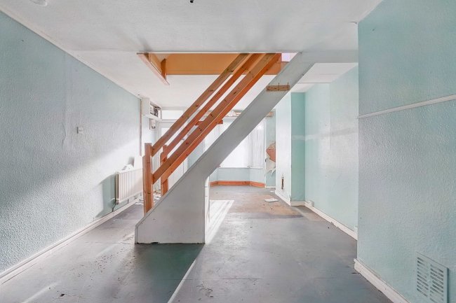 202 Coombe Valley Road, Dover, CT17 0HG 9