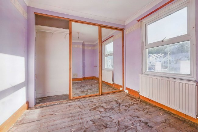 202 Coombe Valley Road, Dover, CT17 0HG 9