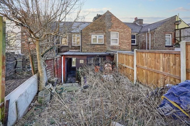 202 Coombe Valley Road, Dover, CT17 0HG 9