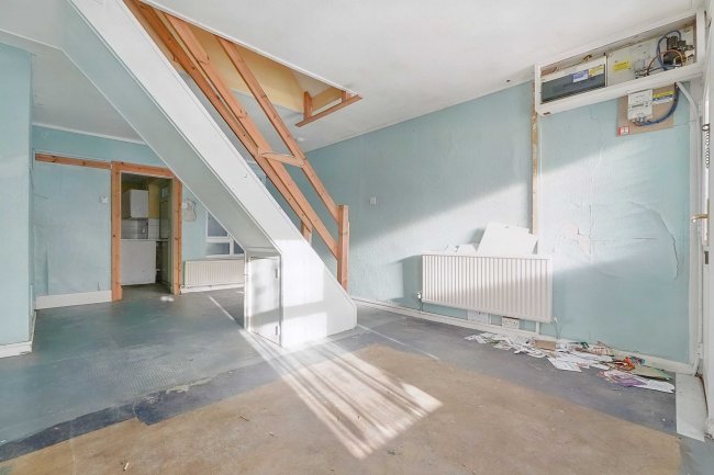 202 Coombe Valley Road, Dover, CT17 0HG 9