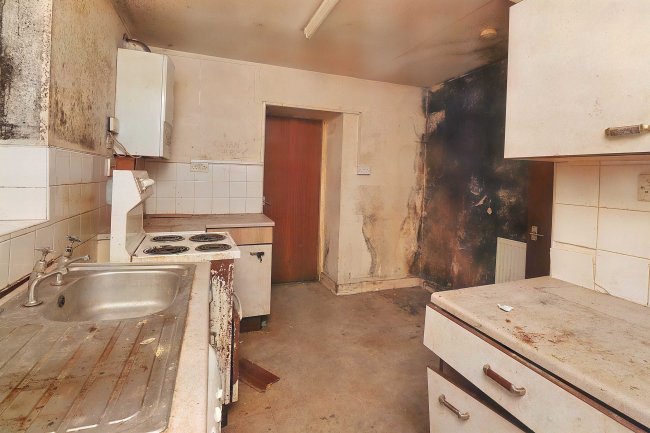 47A & 47B Lord Street, Leigh, WN7 1BY 6