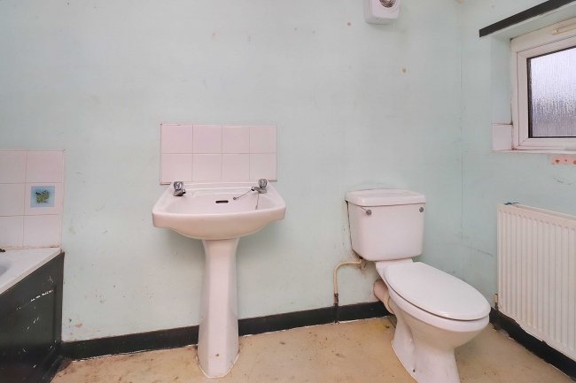 47A & 47B Lord Street, Leigh, WN7 1BY 6