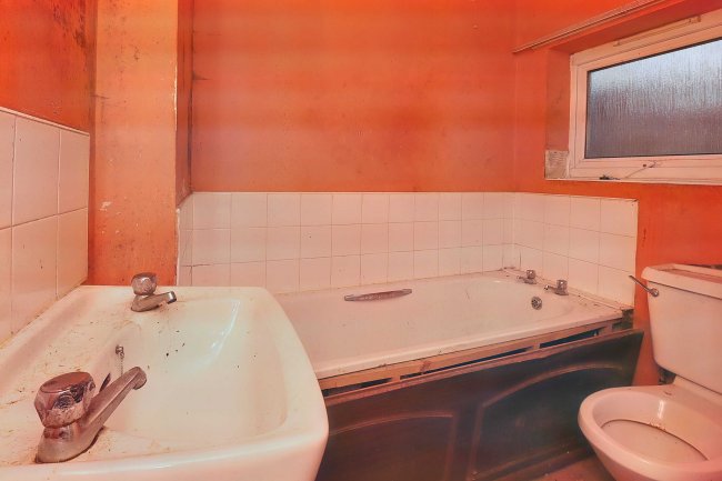 47A & 47B Lord Street, Leigh, WN7 1BY 6