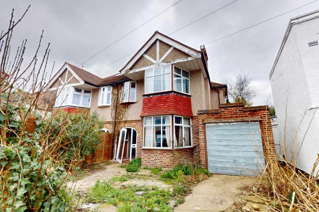 18 Blandford Avenue, Twickenham, Middlesex, TW2 6HS 6