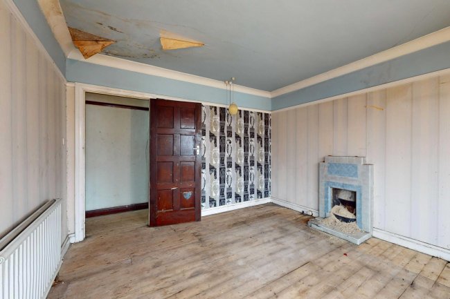 18 Blandford Avenue, Twickenham, Middlesex, TW2 6HS 6