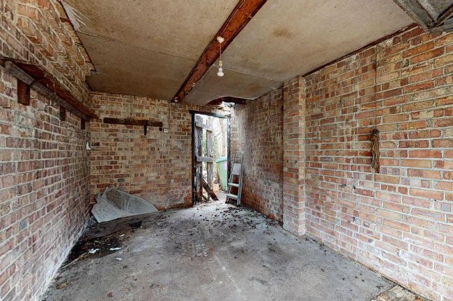 18 Blandford Avenue, Twickenham, Middlesex, TW2 6HS 6