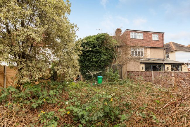 18 Blandford Avenue, Twickenham, Middlesex, TW2 6HS 6