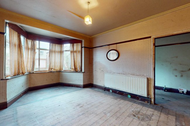 18 Blandford Avenue, Twickenham, Middlesex, TW2 6HS 6