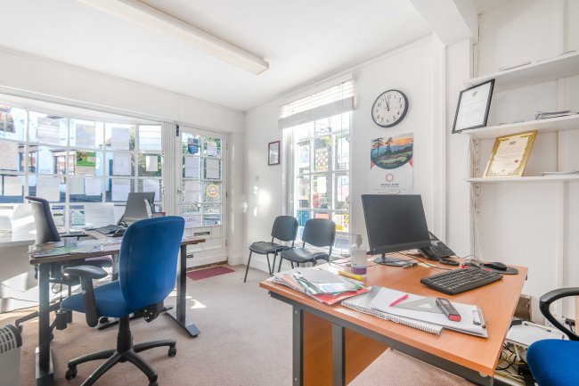 39  39.5  40  40a/41  42 Castle Street and 53 Quarry Street, Guildford GU1 3UA 6