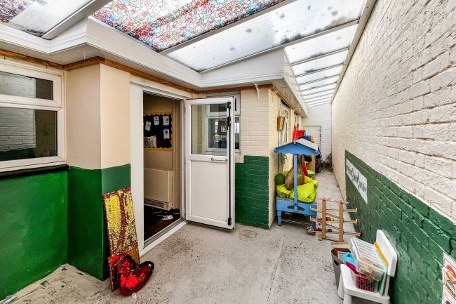 32 Albion Road, St Peter's, Broadstairs, Kent CT10 2UP 7