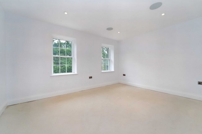 Leven House, Park Road, Slough, Berkshire, SL2 4PA 6