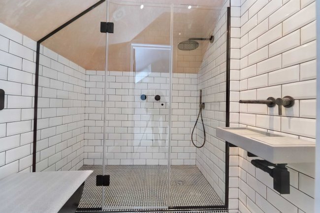 Leven House, Park Road, Slough, Berkshire, SL2 4PA 6