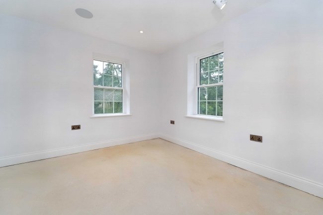 Leven House, Park Road, Slough, Berkshire, SL2 4PA 6