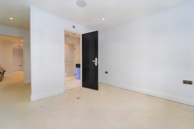 Leven House, Park Road, Slough, Berkshire, SL2 4PA 6