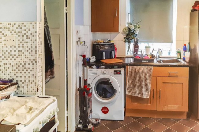 84 Pinewood Way, Salisbury, SP2 9HU 4