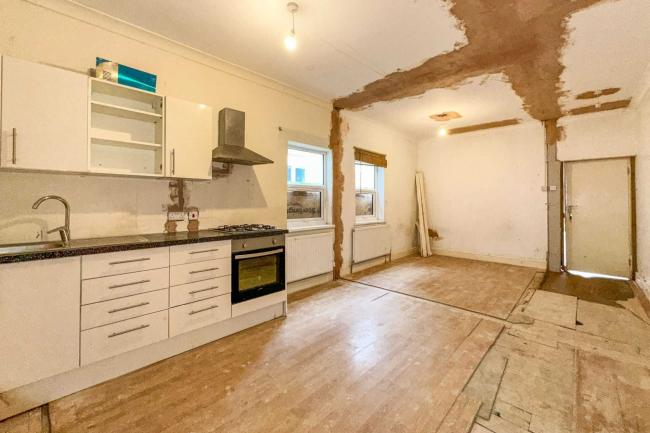 12 Rectory Road, Walthamstow, London, E17 3BQ 6