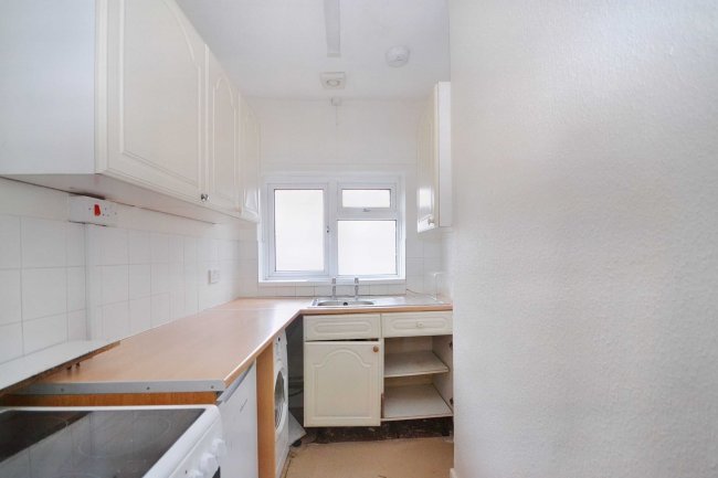 Flat 1, 440 Ashley Road, Parkstone, Poole, Dorset, BH14 0AA 2