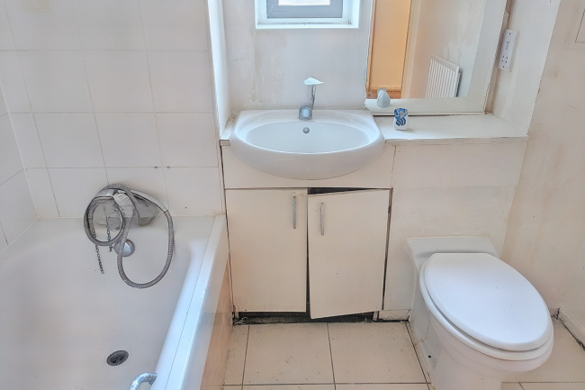 Flat 4 Lancaster House, Gunyard Mews, London, SE18 4GF 1