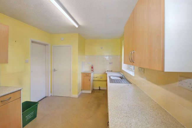 1 Shaw Bridge, Kiln Road, Shaw, Newbury, Berks, RG14 2EX 2