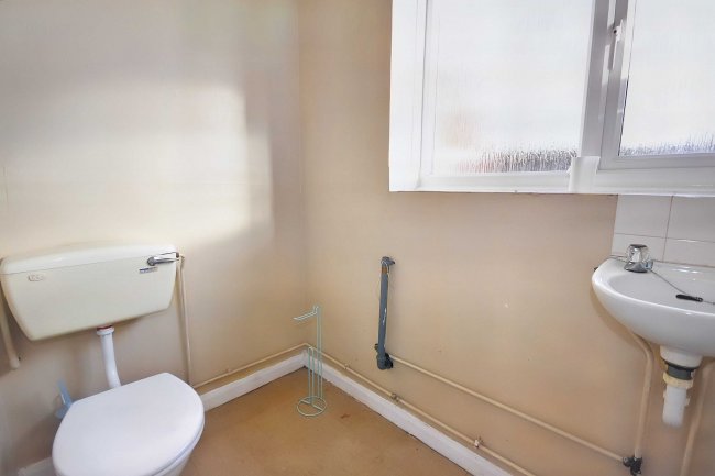 1 Shaw Bridge, Kiln Road, Shaw, Newbury, Berks, RG14 2EX 2